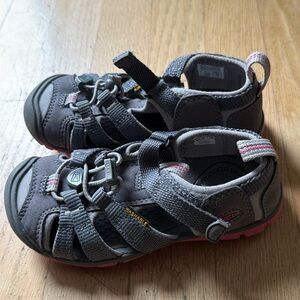 Keen girls grey and pink shoes, size 11